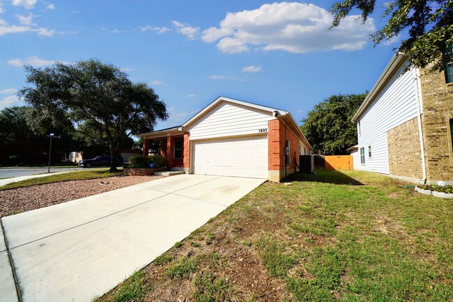 Building Photo - Corner-Lot Beauty in Wynnbrook Subdivision...