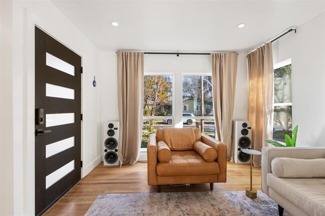 Building Photo - 1403 Palo Duro Rd