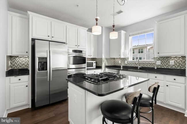 Building Photo - 7207 Phelps Hill Ct