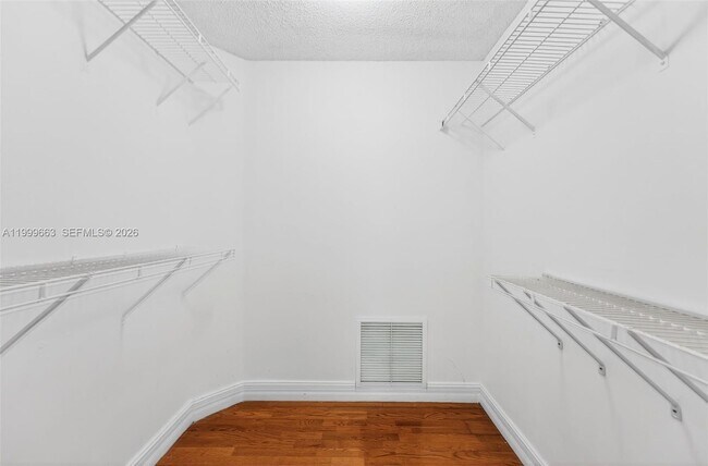 Building Photo - 931 Opal Terrace