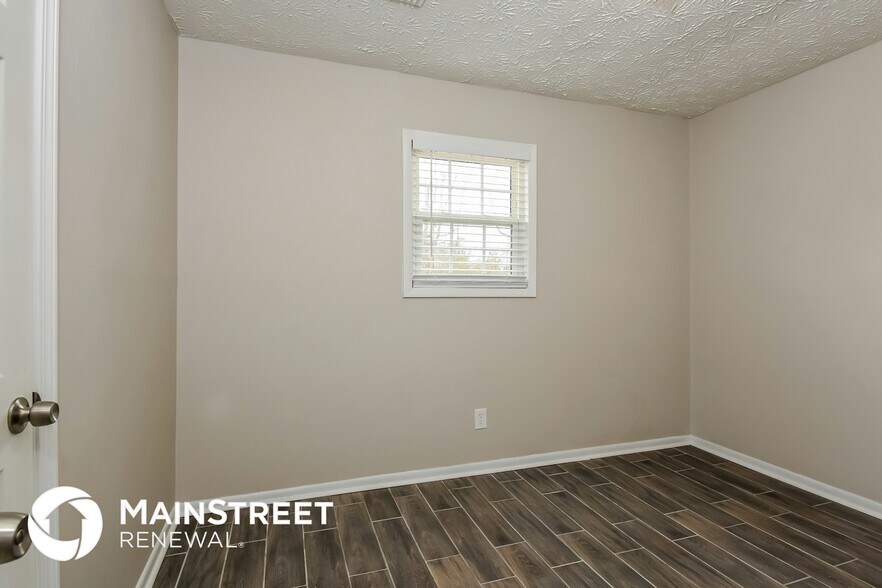 Building Photo - 3715 Meadowview Dr