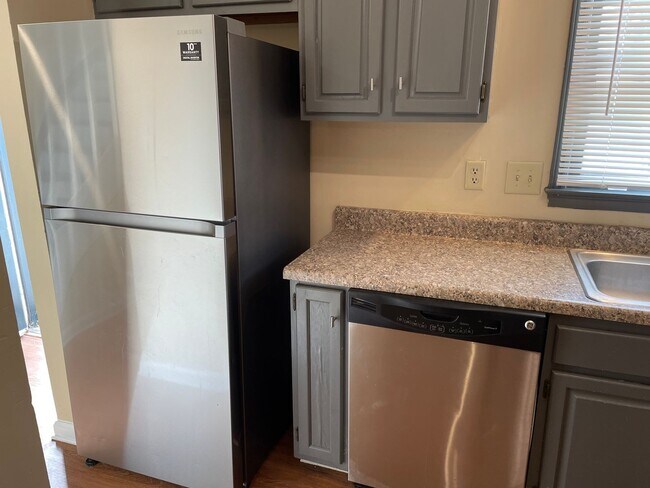 Building Photo - JAMESTOWN #39