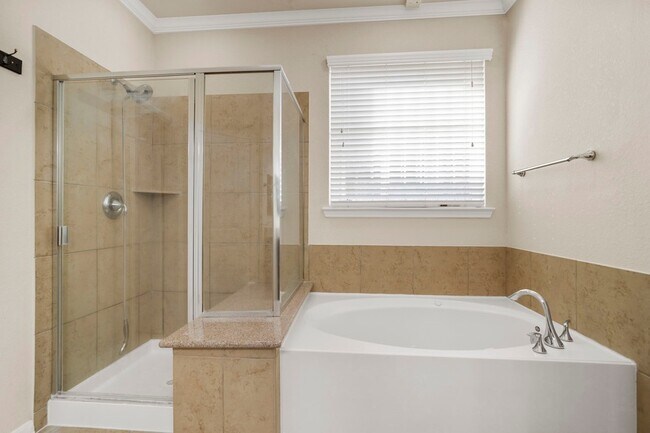Building Photo - 314 Trillium Dr