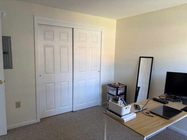 Building Photo - 807 White Cedar Blvd