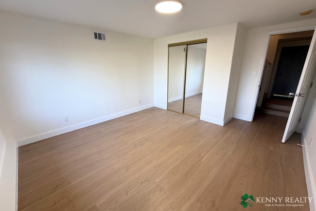 Building Photo - Newly Remodeled 5BR/3BA Home w/ City + Ocean Views in Daly City