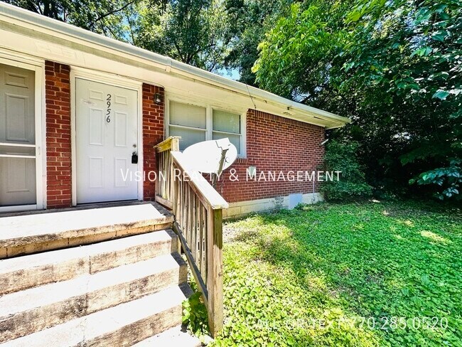 Building Photo - 2BD 1BA Duplex Unit East Point
