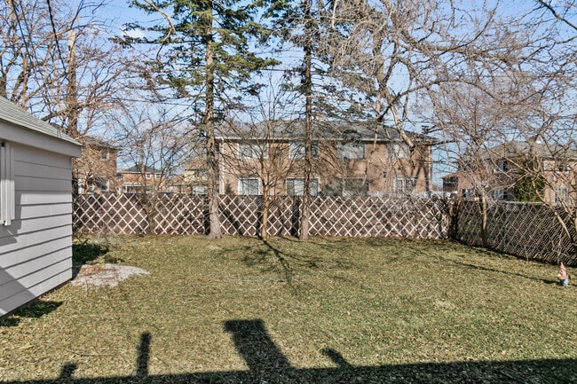 Building Photo - 28 Apple Ln