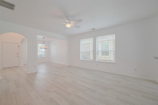 Building Photo - 23611 Plantation Pines Ln