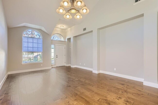 Building Photo - 3805 Mankins Way