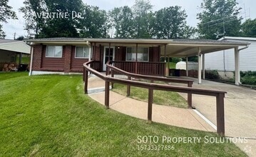 Building Photo - 2212 Aventine Dr