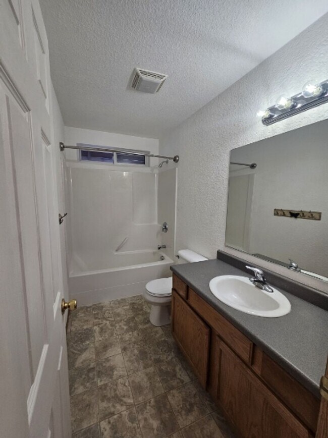 Building Photo - 4645 Adalaide Ln