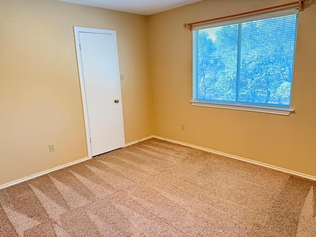 Building Photo - 1307 Rockridge St