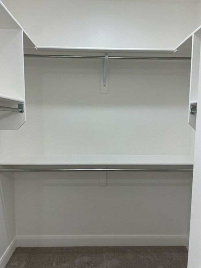 Building Photo - 3 Bedroom Condo in Desert Color with Flexible 6-12 Month Lease