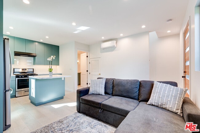 Building Photo - 12153 Palms Blvd