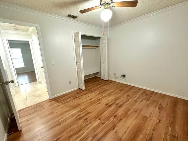 Building Photo - 8278 Bucksaw Dr