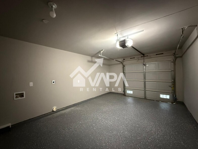Building Photo - 102 Green Meadow Blvd