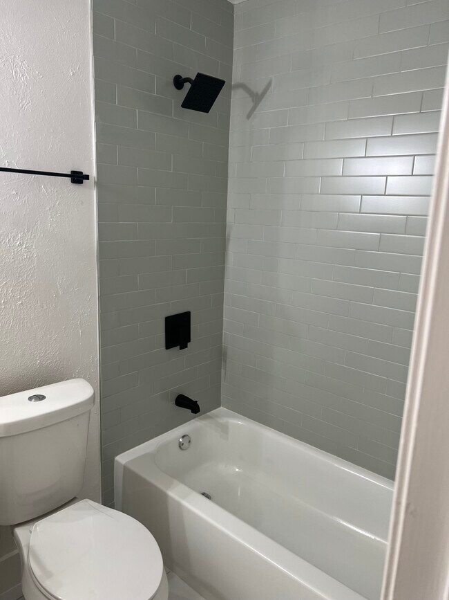 Building Photo - 3302 Canton St