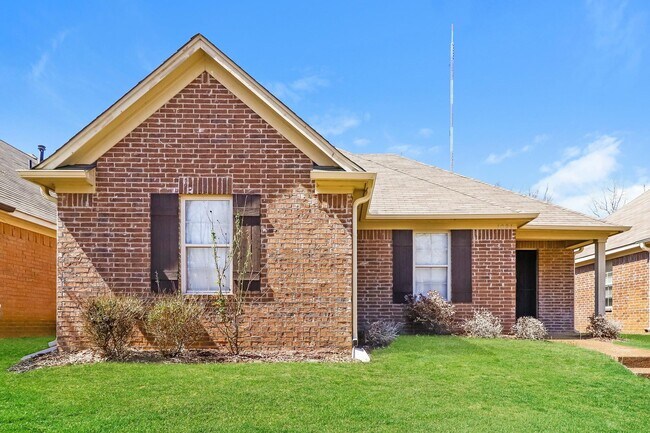 Primary Photo - 1021 Crayton Ridge Dr