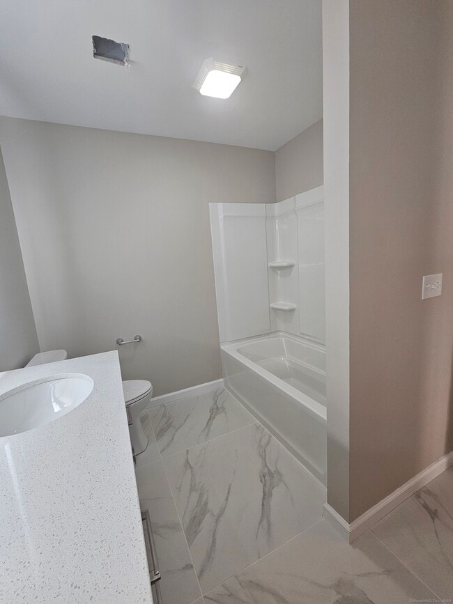 Building Photo - 141 Country Squire Dr