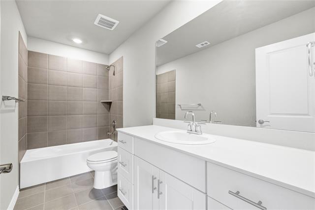 Building Photo - 5202 Bonanza Dr