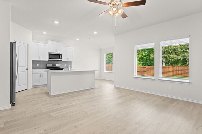 Building Photo - 6044 Freedom Dr