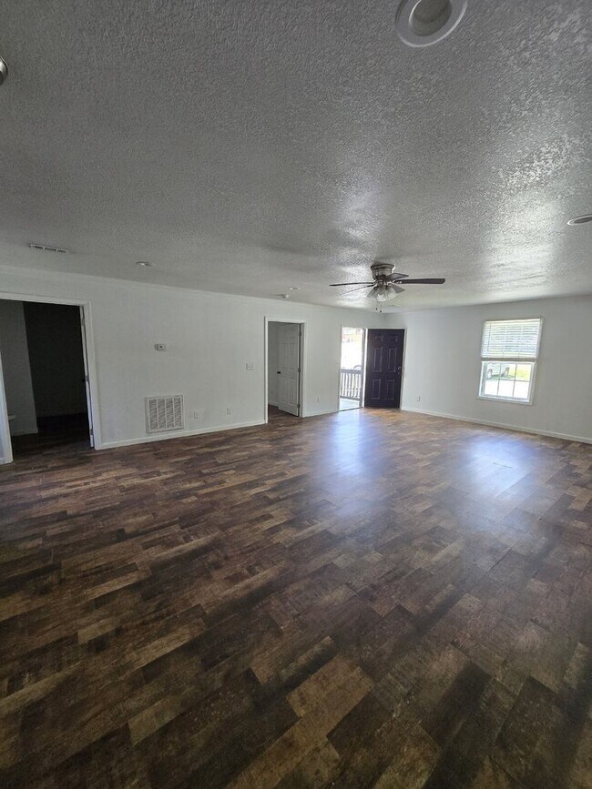 Building Photo - 39 Ga Ln