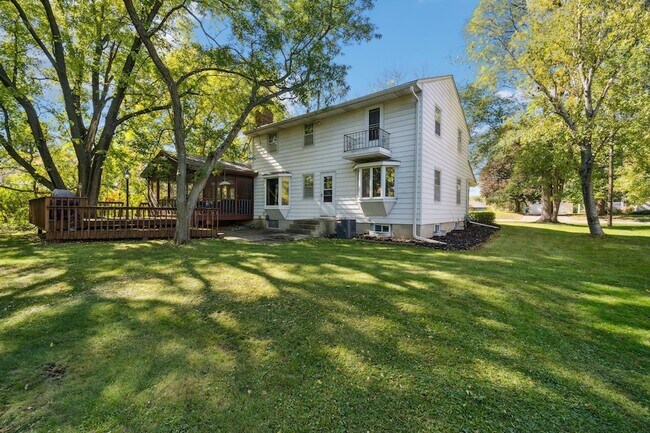 Building Photo - 10527 Morgan Ave S