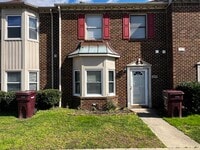 Building Photo - Great Bridge Townhouse For Rent