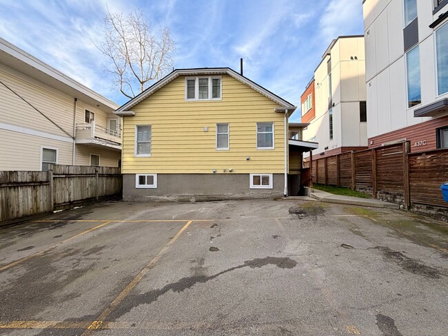 Building Photo - FORD DUPLEX