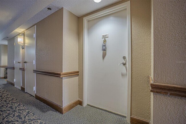 Building Photo - 2333 Feather Sound Dr