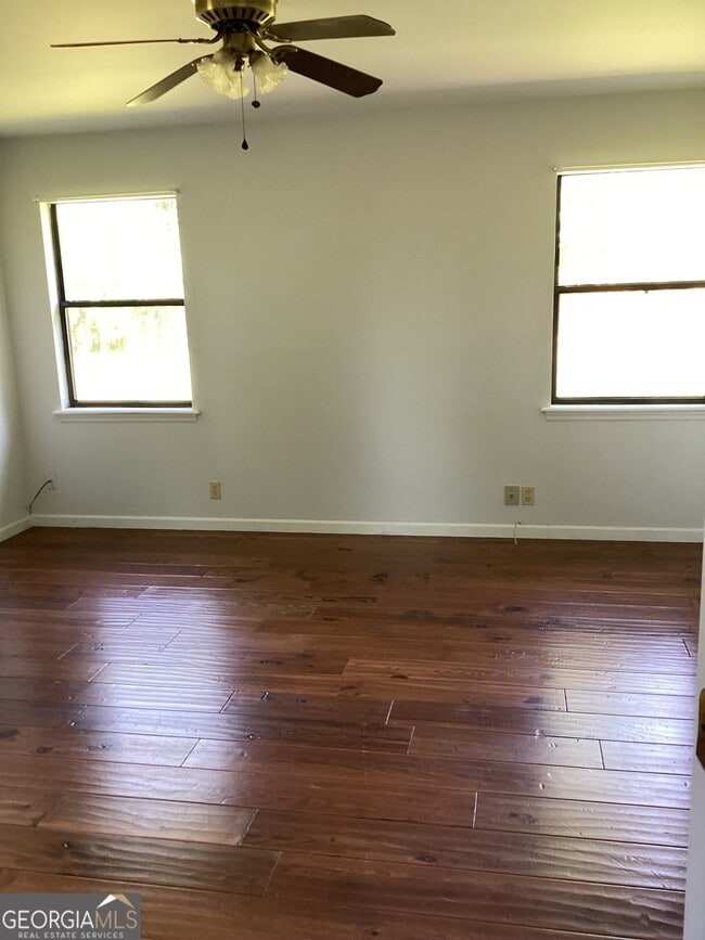 Building Photo - 2902 Plantation Dr