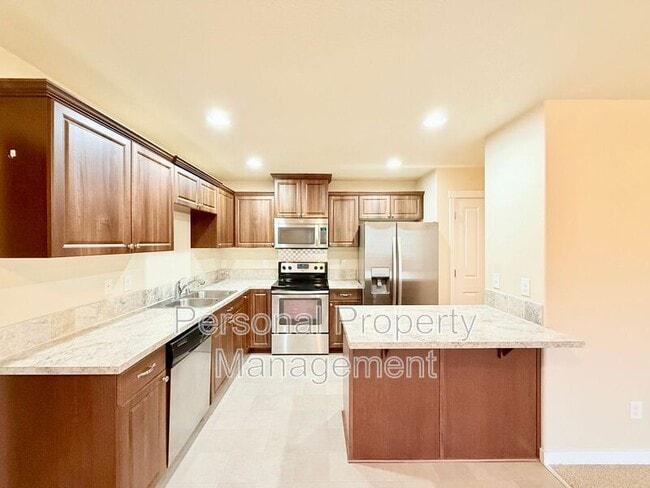 Building Photo - 6108 NE 71st Ave