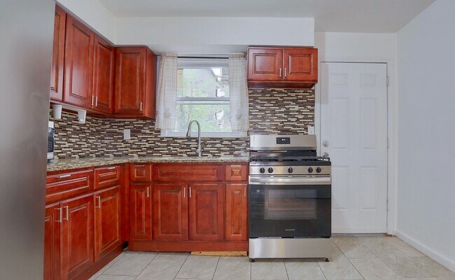 Building Photo - 8 Van Nostrand Ave