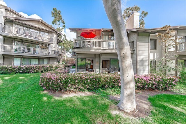 Building Photo - 48 Arboles