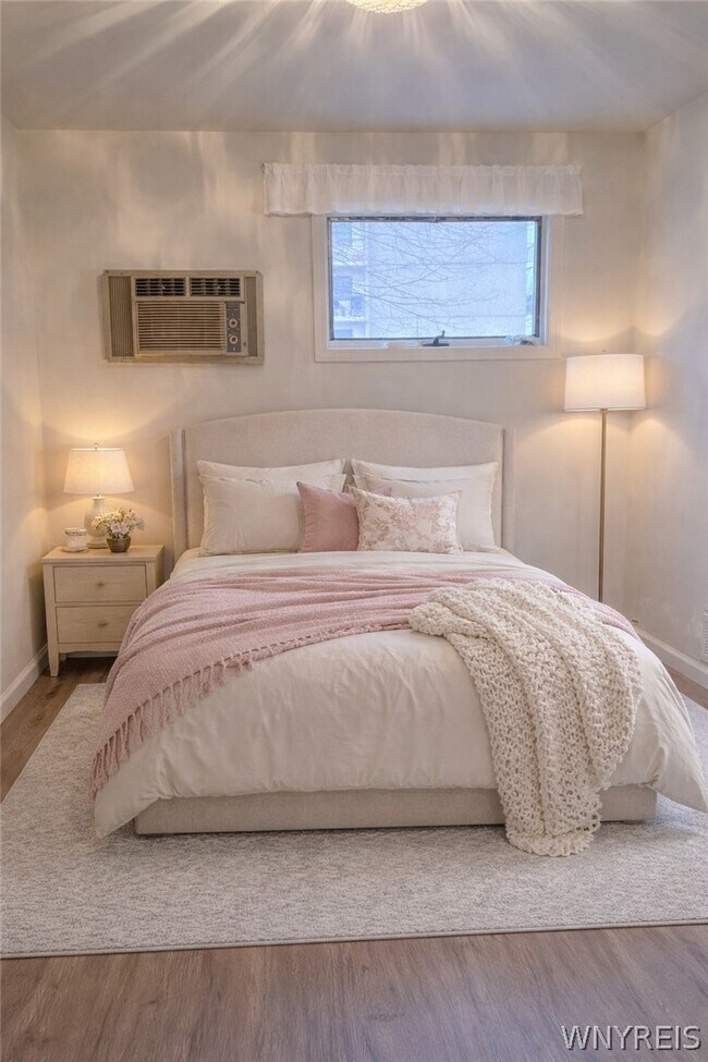 Building Photo - 19 California Dr