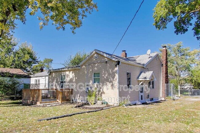 Building Photo - 321 Albany St