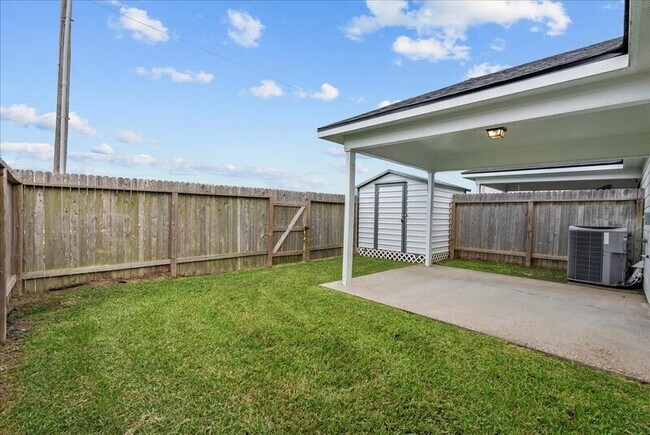 Building Photo - 5115 Caicos Calle