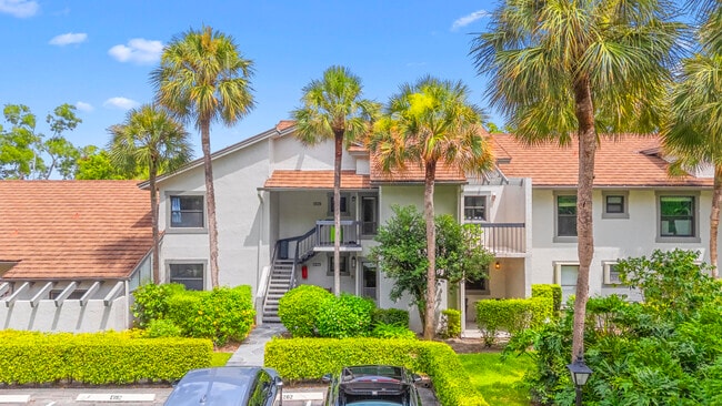 Building Photo - 11397 Pond View Dr