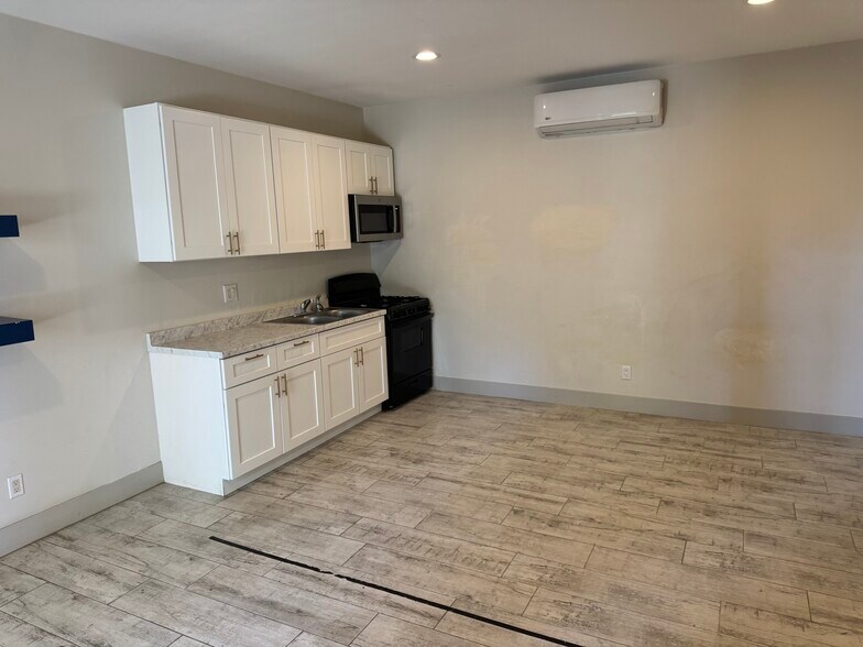 Building Photo - 38580 Rancho Los Cerritos Dr