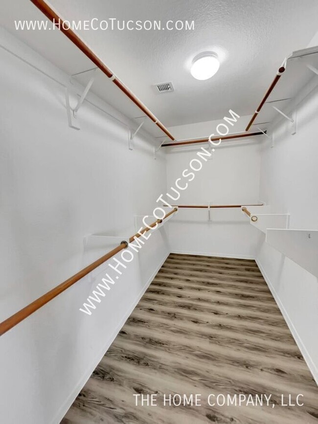 Building Photo - 7622 W August Moon Pl