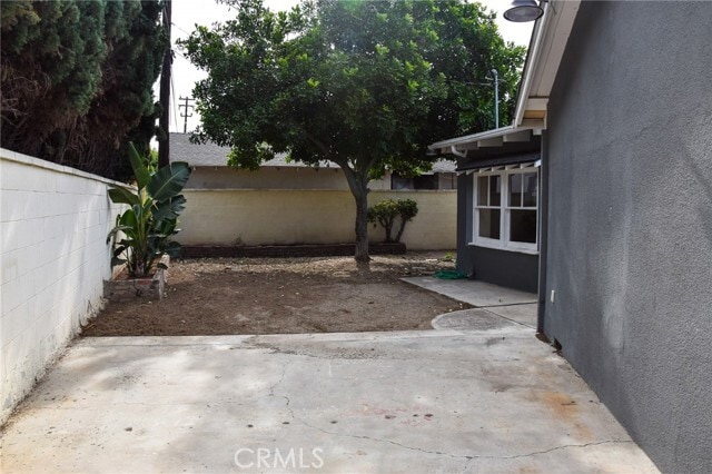 Building Photo - 421 N Park Ln