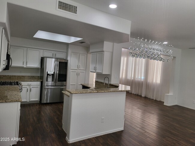 Building Photo - 4909 W Behrend Dr