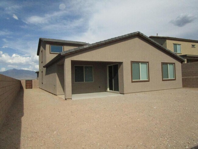 Building Photo - 10242 S Pantano Knolls Dr