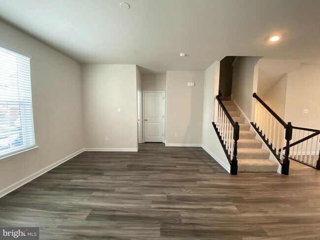 Building Photo - 7122 Delegate Pl