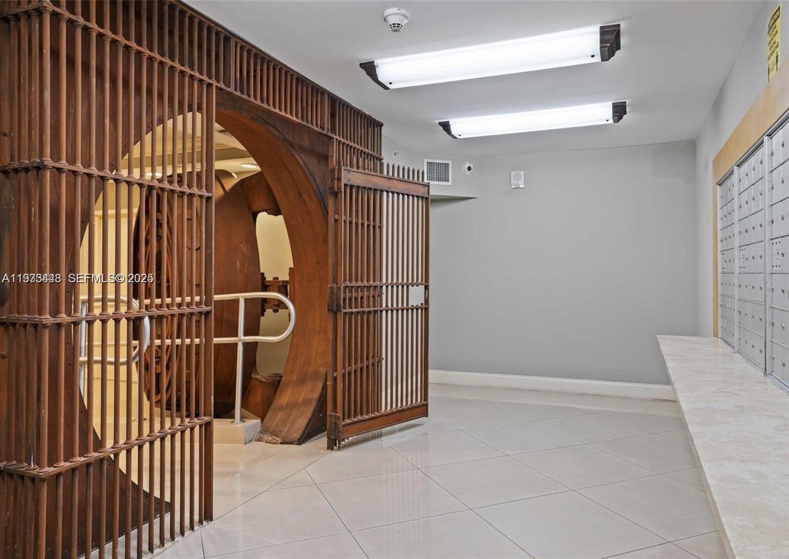 Building Photo - 111 E Flagler St