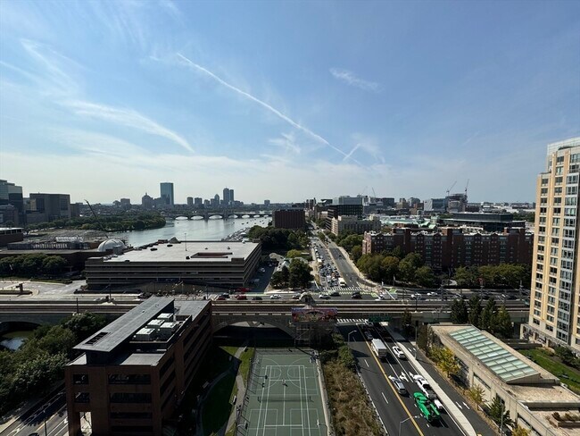 Building Photo - 8 Museum Way