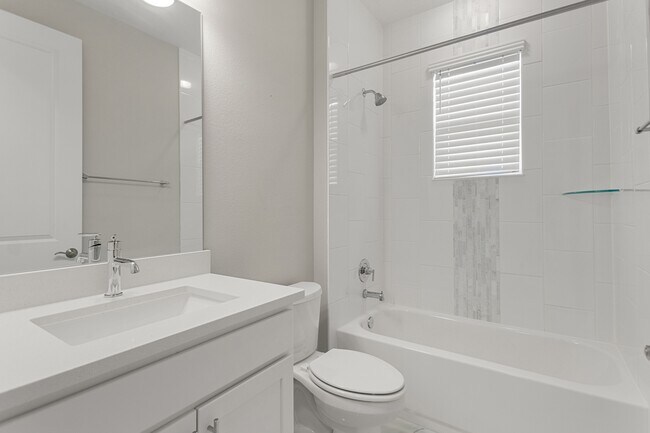 Building Photo - 1125 Victoria Hills Dr S