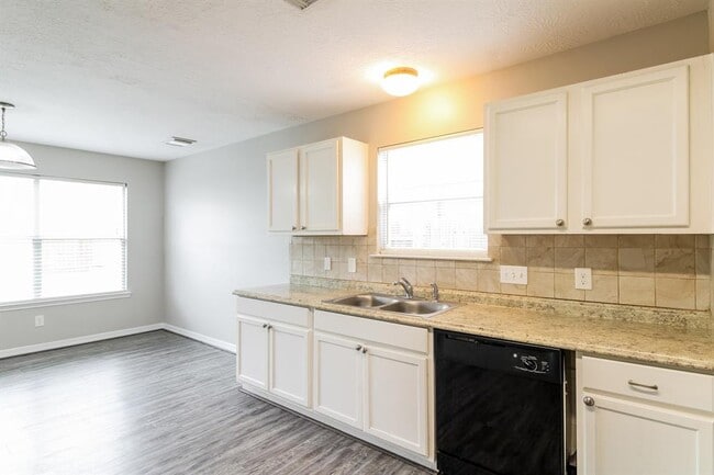 Building Photo - 21910 Yucca Tip Ln