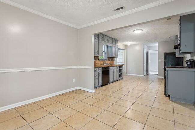 Building Photo - Exquisite Elegance at 2173 Martin Way: Unv...