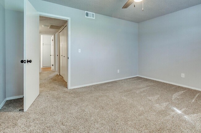 Primary Photo - 1229 Lakecrest Dr